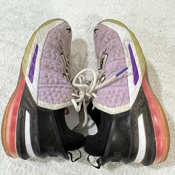 Nike Lebron 18 CW2760-900 Purple Basketball Shoes Sneakers Size 5Y Athletic - Picture 11 of 12